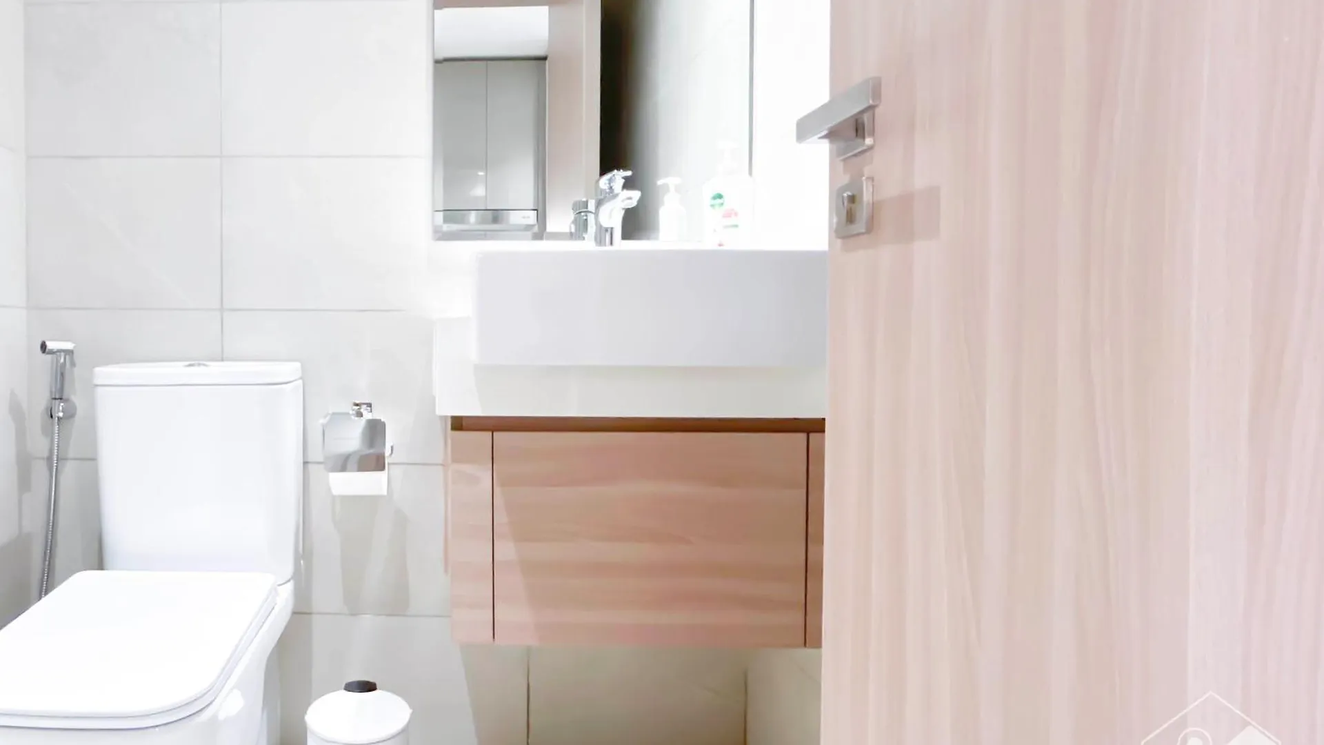 Riviera Charm Studio With Balcony Dubai Apartment